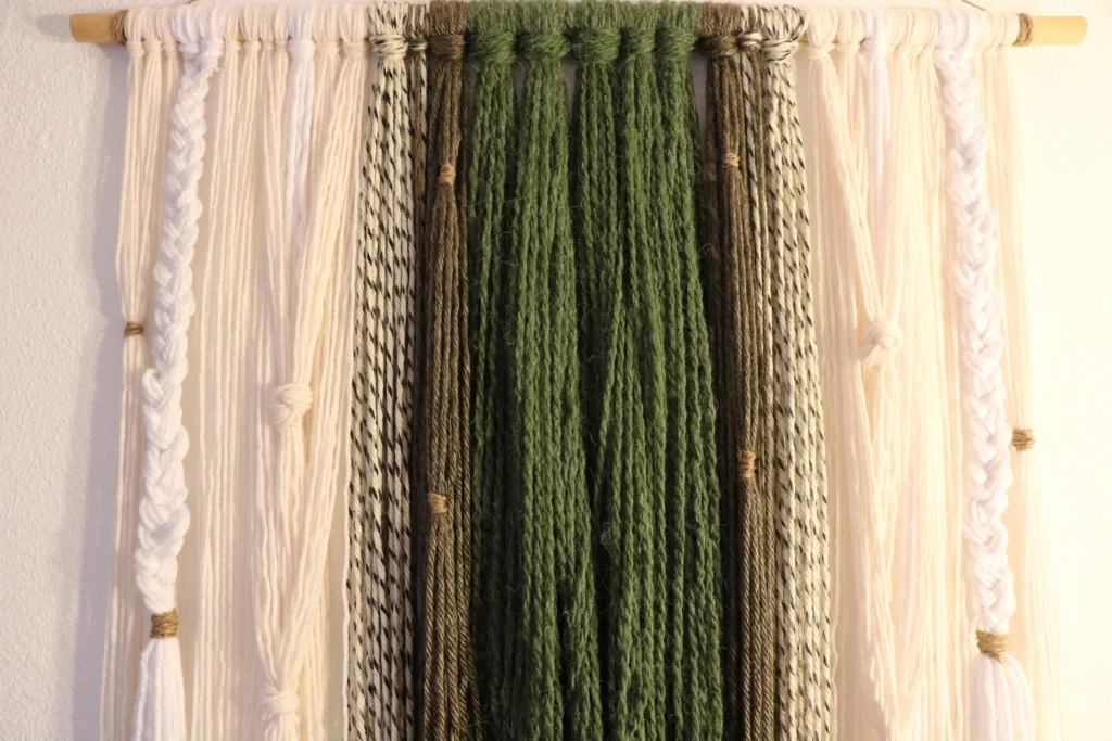 DIY yarn wall hanging craft for girls