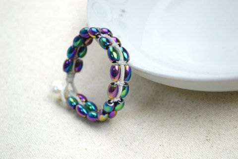 DIY Bracelet of string and beads